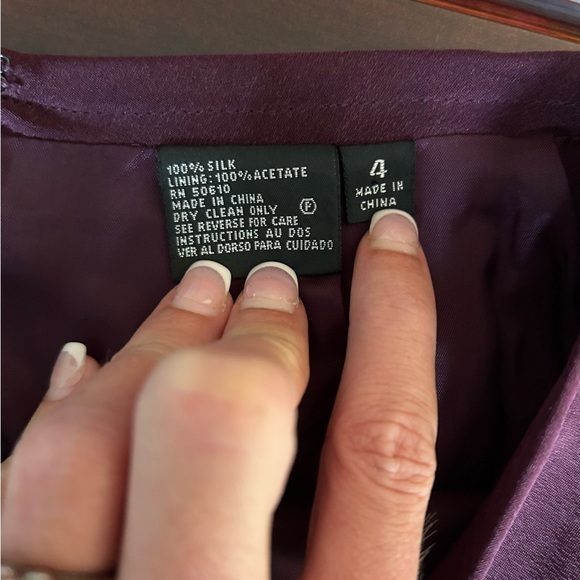 Women’s super soft Silk pencil skirt with slit - Picture 2 of 5